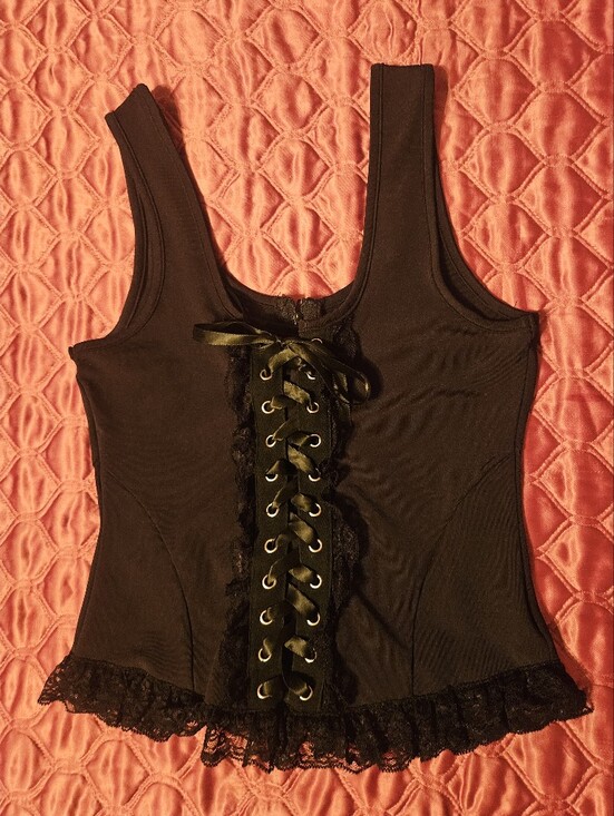 Tops - Black gothic top 🖤